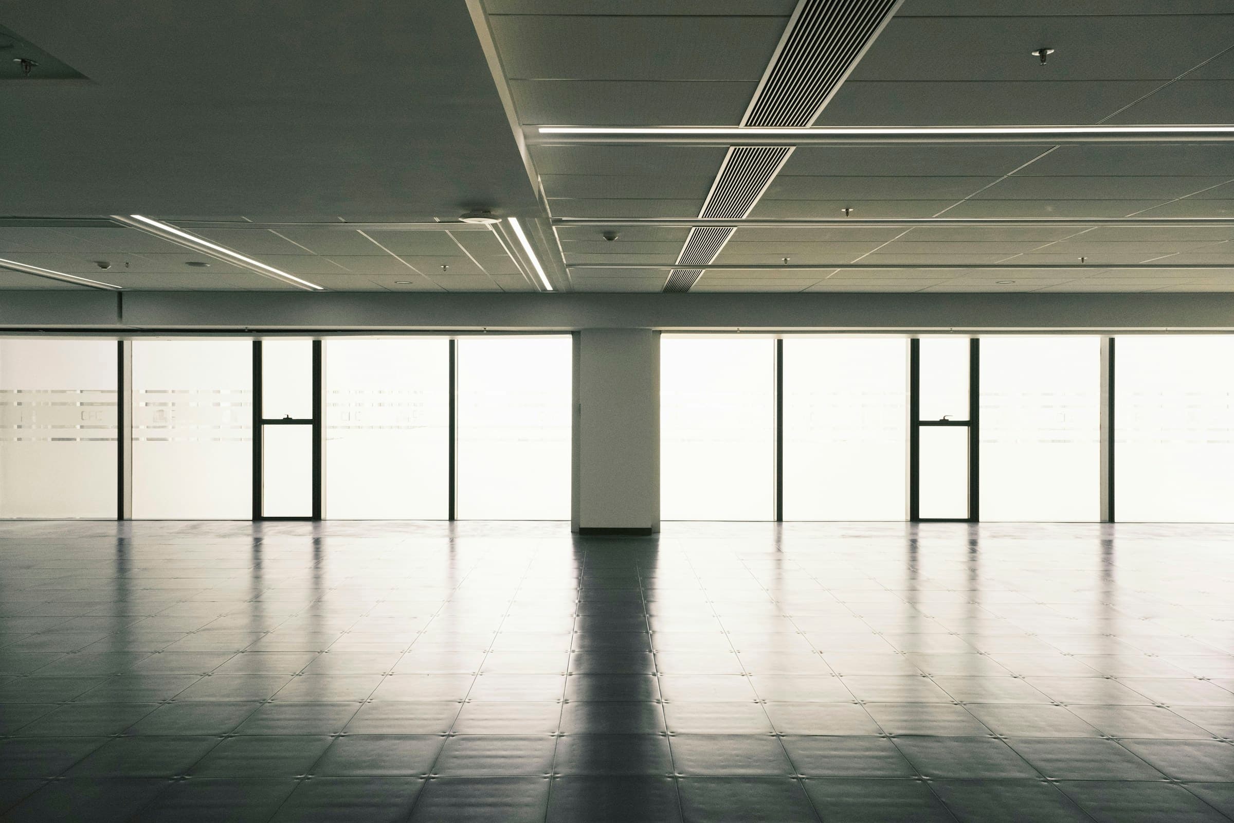 Jack Dorsey CEO de Block anuncia despidos mientras pérdidas en Bitcoin se acumulan