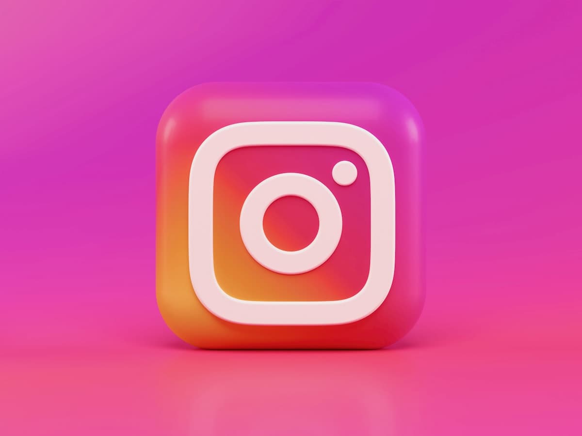 Smartphone screen showing social media app icons representing Meta premium subscriptions